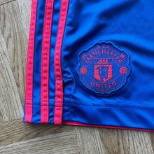 2021-22 Manchester United away football shorts - S