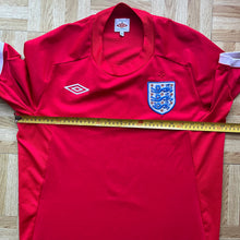 2010 11 England away football shirt - M