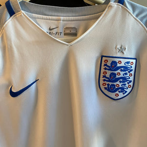 2016 17 England Home football shirt - M