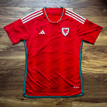 2022 23 Wales home football shirt Adidas (excellent) - M