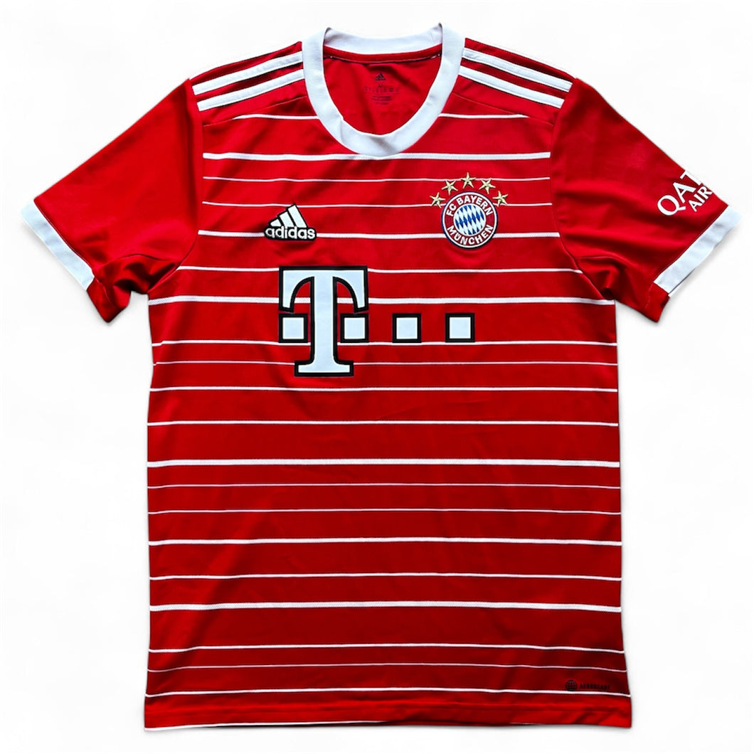 2022 23 Bayern Munich home football shirt Adidas (excellent) - M