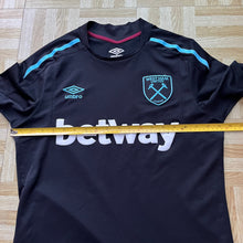 2017 18 West Ham away football shirt - M