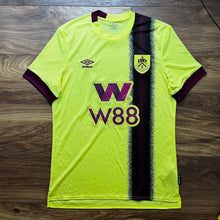 2023 24 Burnley away football shirt Umbro - M
