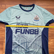 2022 23 Newcastle United pre-match training football shirt Castore - S
