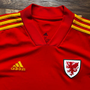 2020 21 Wales home football shirt Adidas (excellent) - M