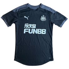 2018 19 Newcastle United training football shirt Puma - S