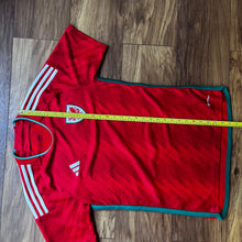 2022 23 Wales home football shirt Adidas (excellent) - S
