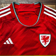 2022 23 Wales home football shirt Adidas (excellent) - M