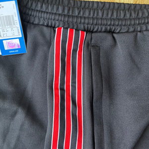 DEFECT upside crest Manchester United Joggers BNWT - S