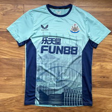 2022 23 Newcastle United pre-match training football shirt Castore - S