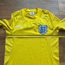 2010 11 England goalkeeper football shirt Umbro - XS / S (34”)