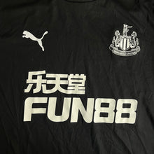 2018 19 Newcastle United training football shirt Puma - S