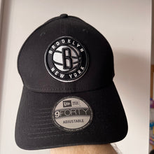 Brooklyn Nets New Era 9FORTY Adjustable Cap – Black – front view