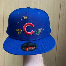 Chicago Cubs blue floral 59FIFTY fitted cap – front Cubs logo