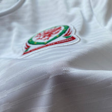 2018 19 Wales away football shirt (okay) - S