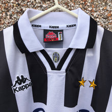 1995 97 Juventus home L/S Football Shirt - M